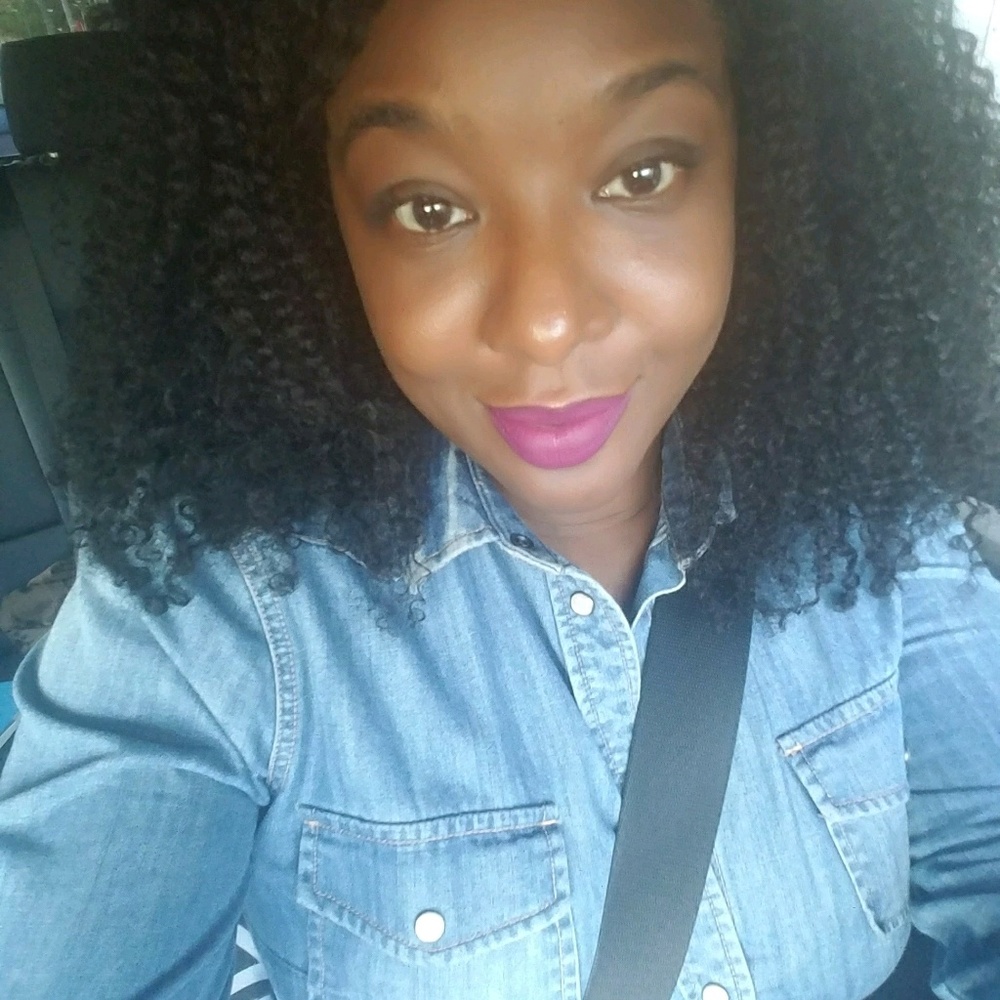 Meet your Posher, Dominique